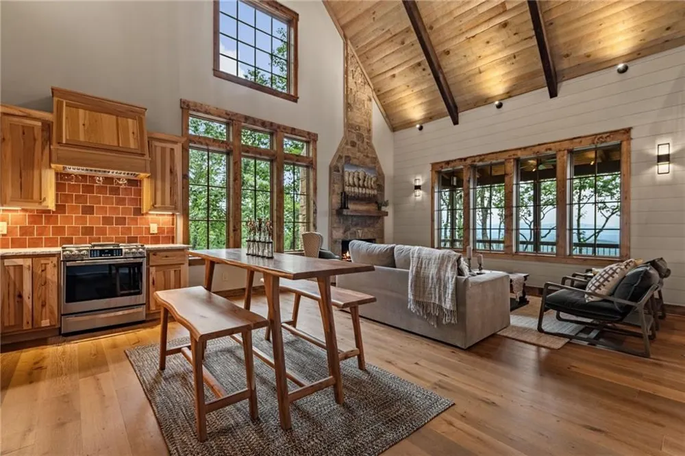 380 Utana Bluffs Trail Ellijay, GA 30540