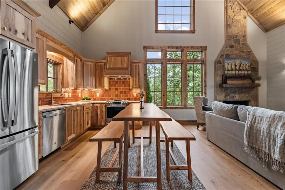 380 Utana Bluffs Trail Ellijay, GA 30540