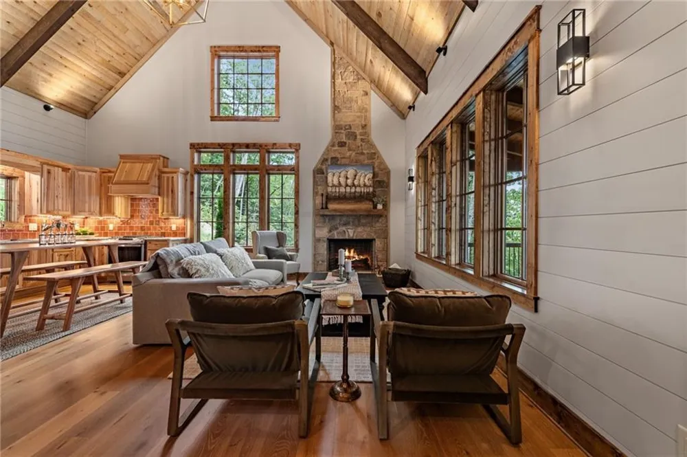 380 Utana Bluffs Trail Ellijay, GA 30540