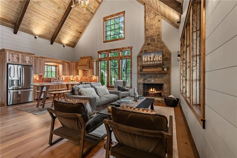 380 Utana Bluffs Trail Ellijay, GA 30540