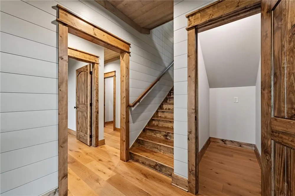 380 Utana Bluffs Trail Ellijay, GA 30540