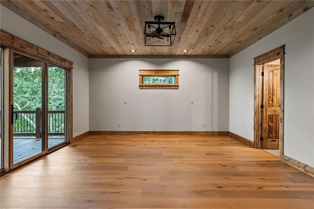 380 Utana Bluffs Trail Ellijay, GA 30540