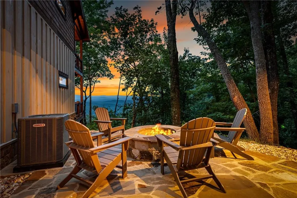 380 Utana Bluffs Trail Ellijay, GA 30540