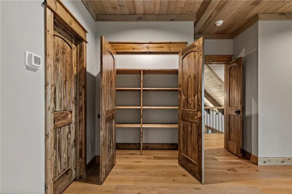 380 Utana Bluffs Trail Ellijay, GA 30540