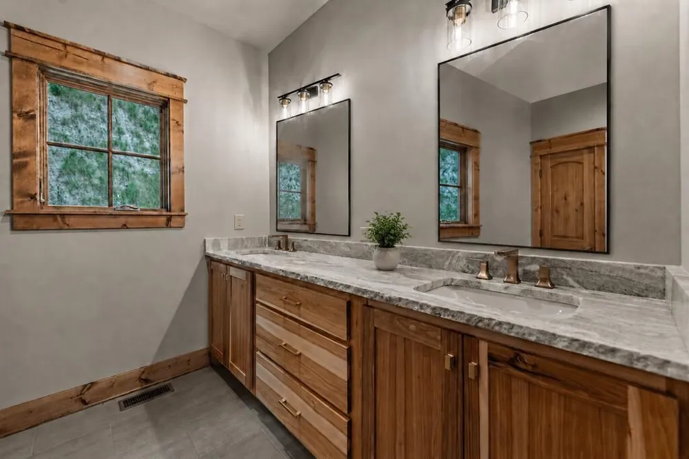 380 Utana Bluffs Trail Ellijay, GA 30540