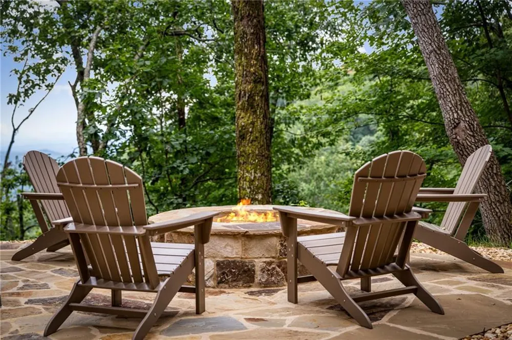 380 Utana Bluffs Trail Ellijay, GA 30540