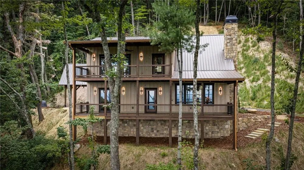 380 Utana Bluffs Trail Ellijay, GA 30540
