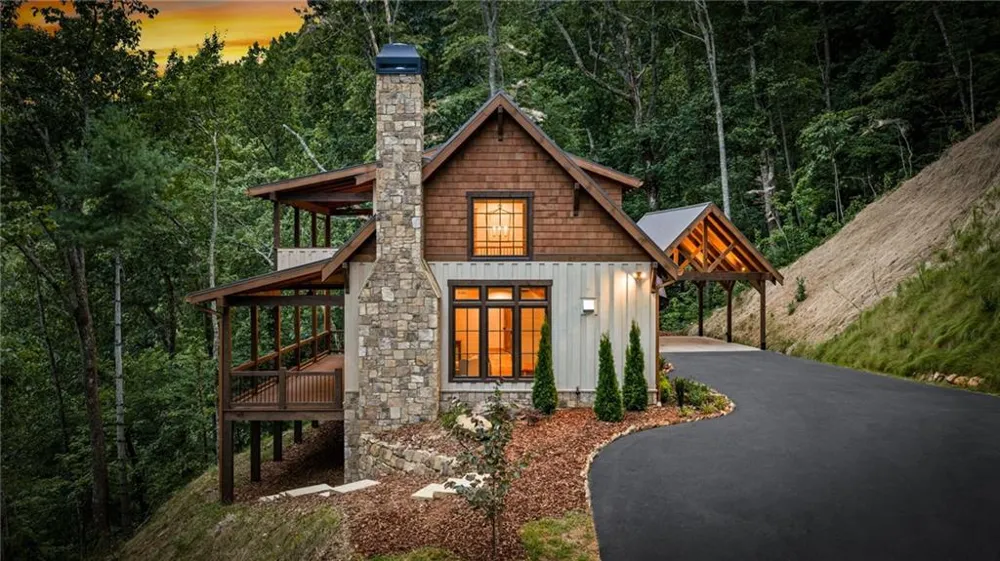 380 Utana Bluffs Trail Ellijay, GA 30540