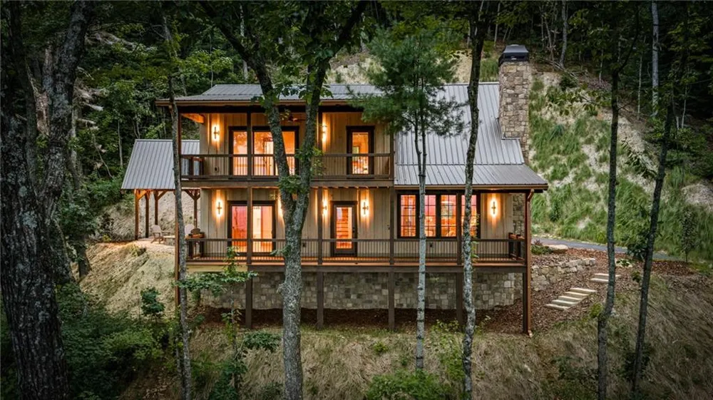 380 Utana Bluffs Trail Ellijay, GA 30540