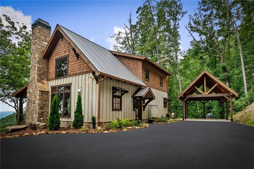 380 Utana Bluffs Trail Ellijay, GA 30540