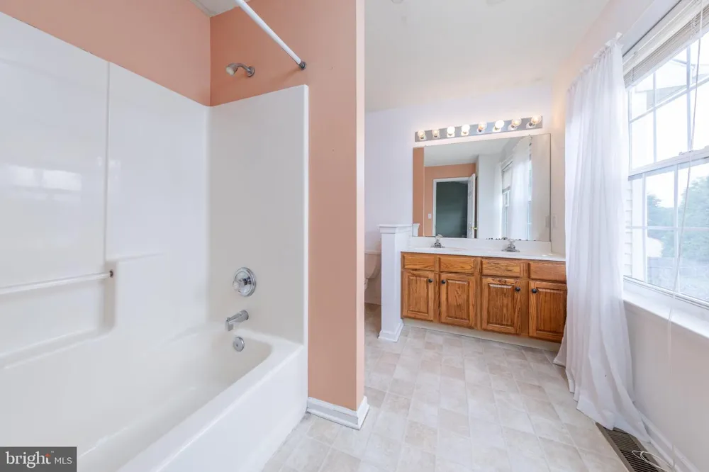 147 TRADEWINDS DRIVE Mount Royal, NJ 08061