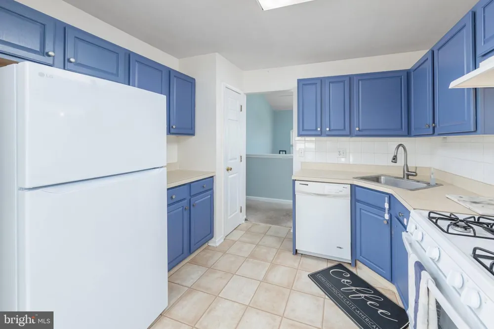 147 TRADEWINDS DRIVE Mount Royal, NJ 08061