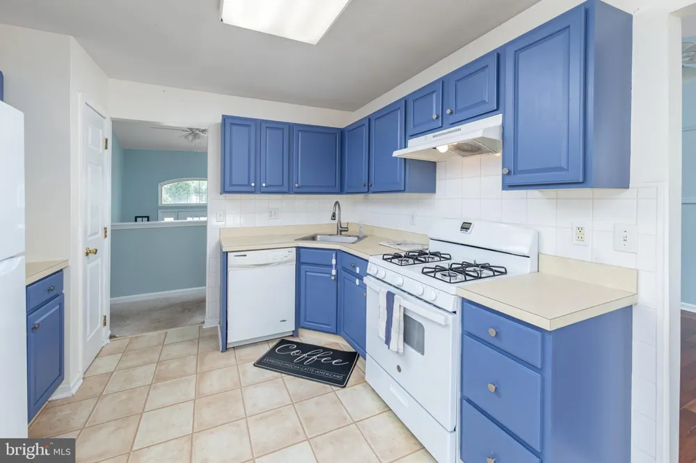 147 TRADEWINDS DRIVE Mount Royal, NJ 08061