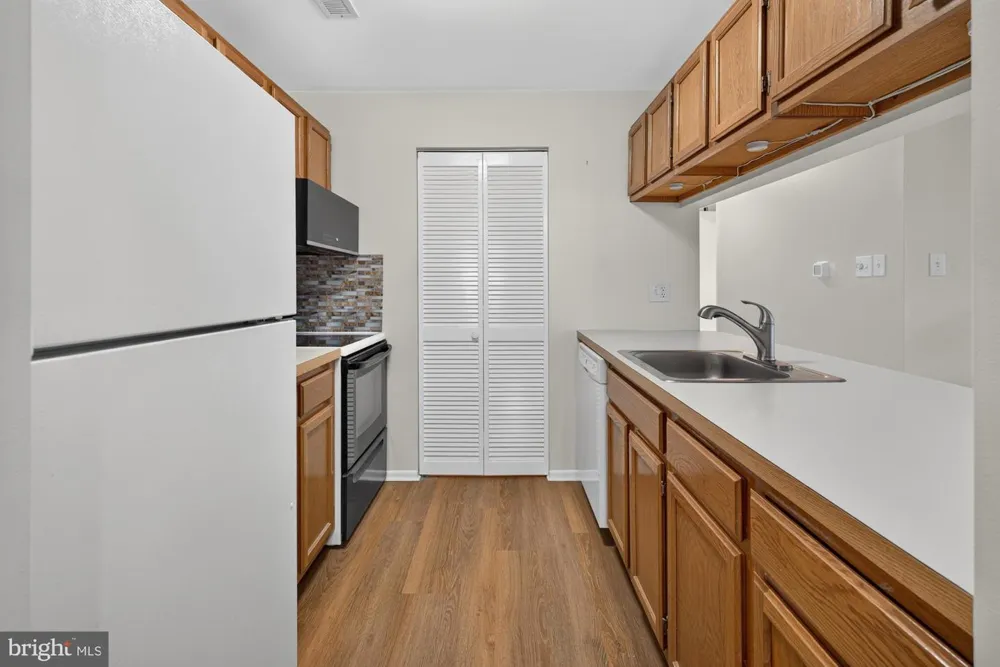 2215 DURHAM COURT Mount Laurel, NJ 08054