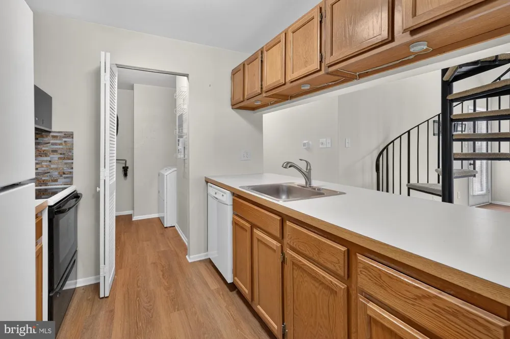 2215 DURHAM COURT Mount Laurel, NJ 08054
