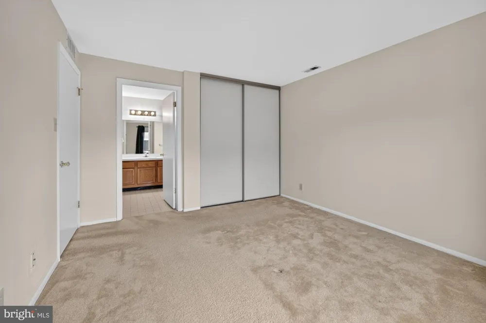 2215 DURHAM COURT Mount Laurel, NJ 08054