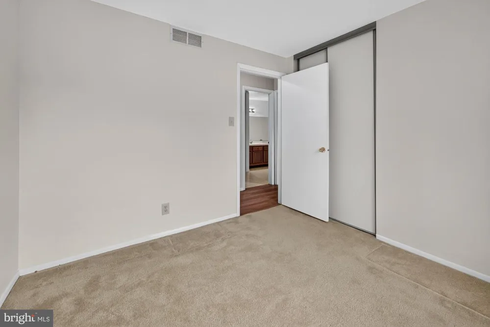 2215 DURHAM COURT Mount Laurel, NJ 08054