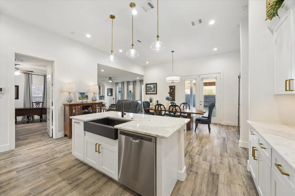 203 Hampton Glen Road Montgomery, TX 77356