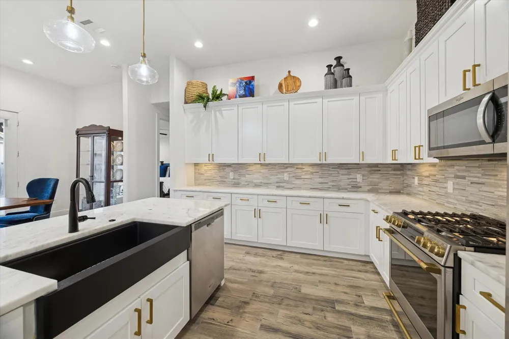 203 Hampton Glen Road Montgomery, TX 77356