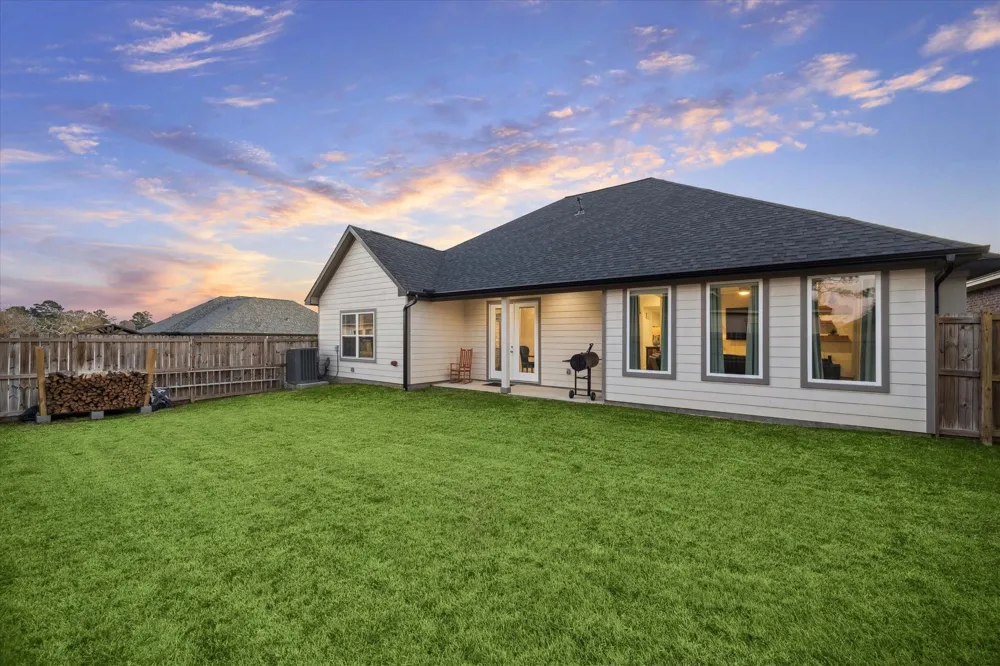 203 Hampton Glen Road Montgomery, TX 77356