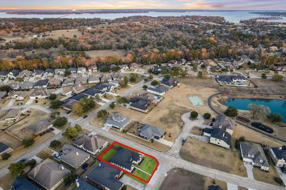 203 Hampton Glen Road Montgomery, TX 77356