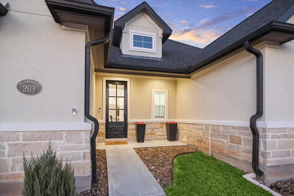 203 Hampton Glen Road Montgomery, TX 77356