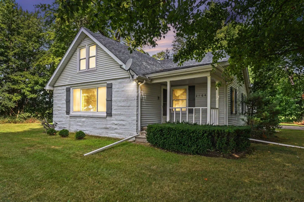 21648 E US-12 Edwardsburg, MI 49112