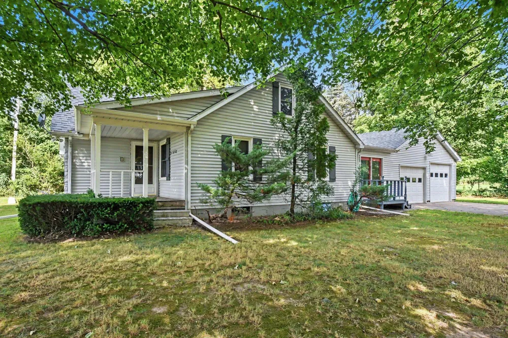 21648 E US-12 Edwardsburg, MI 49112