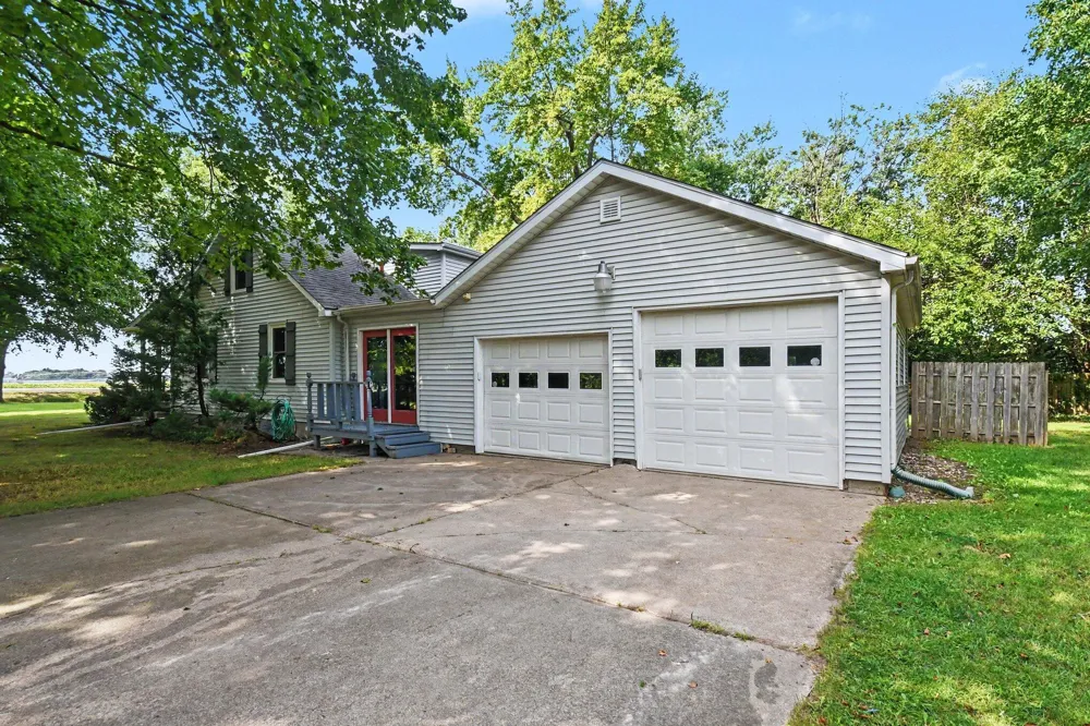 21648 E US-12 Edwardsburg, MI 49112