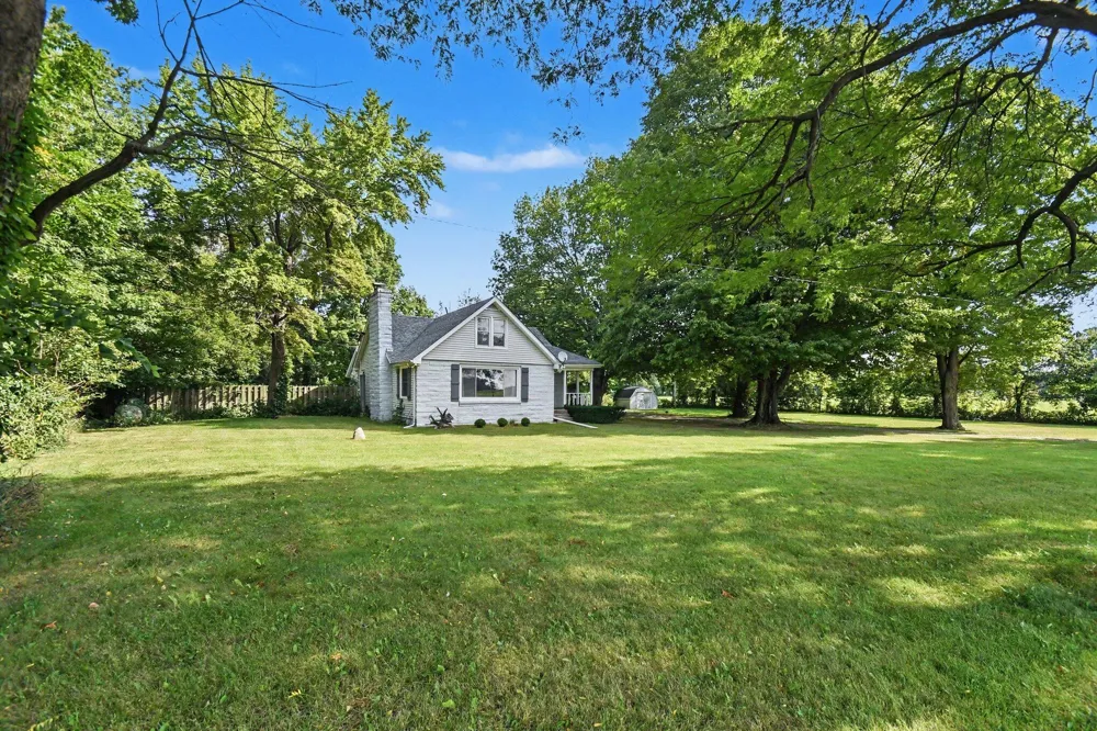 21648 E US-12 Edwardsburg, MI 49112