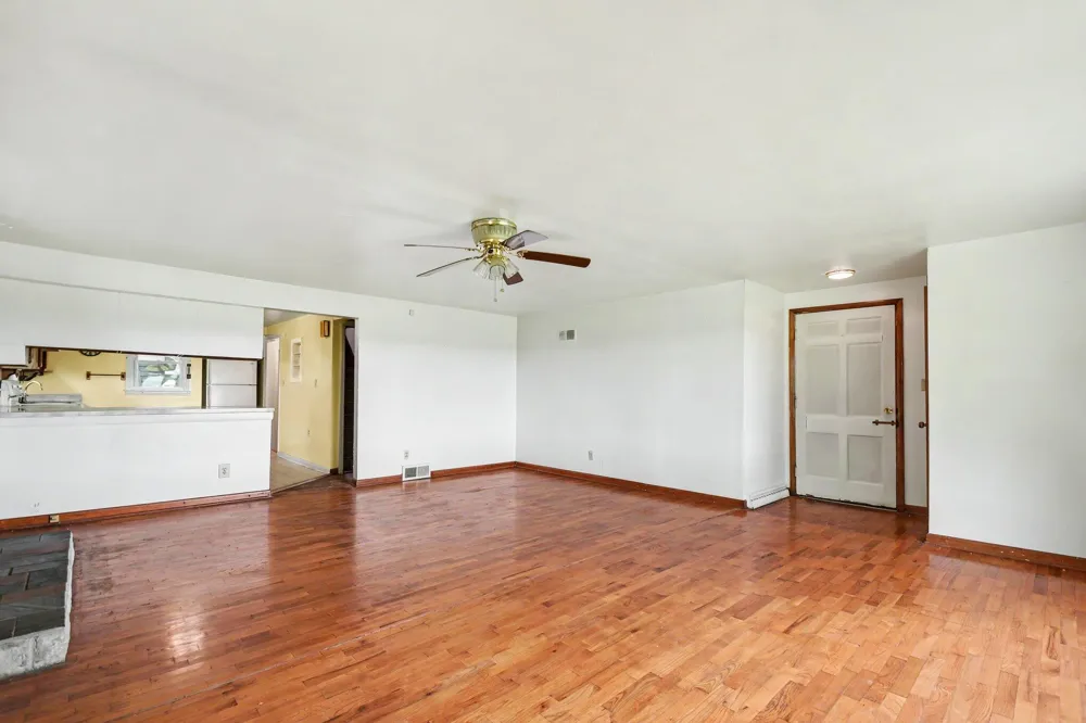21648 E US-12 Edwardsburg, MI 49112
