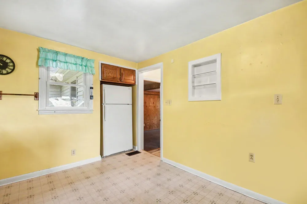 21648 E US-12 Edwardsburg, MI 49112