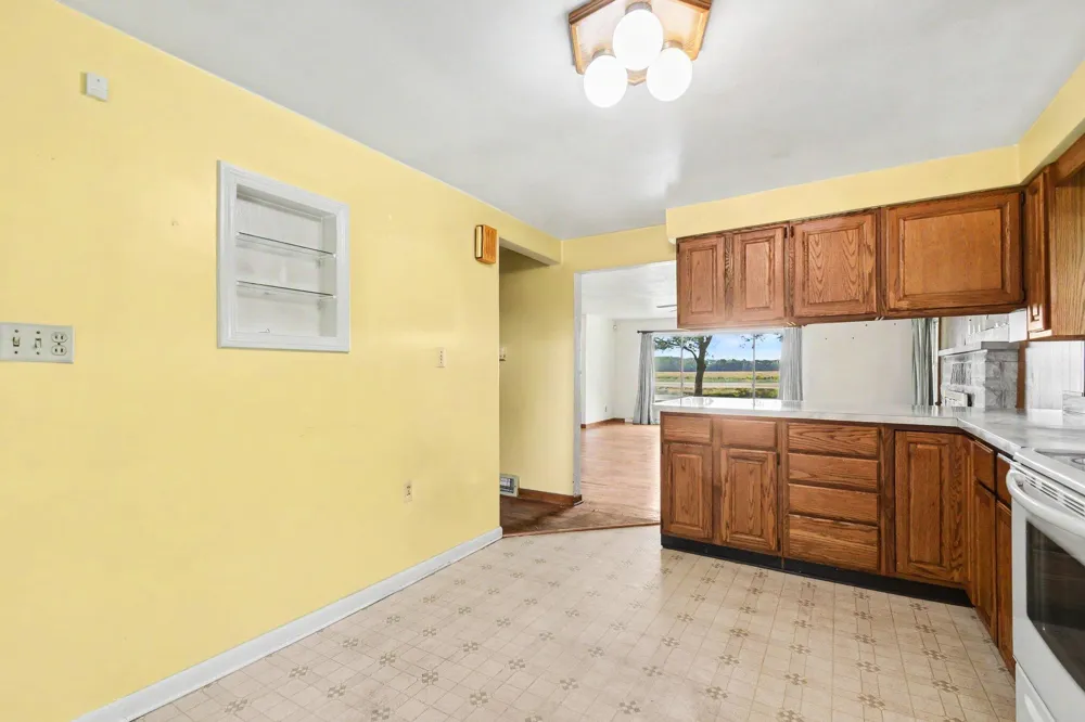 21648 E US-12 Edwardsburg, MI 49112