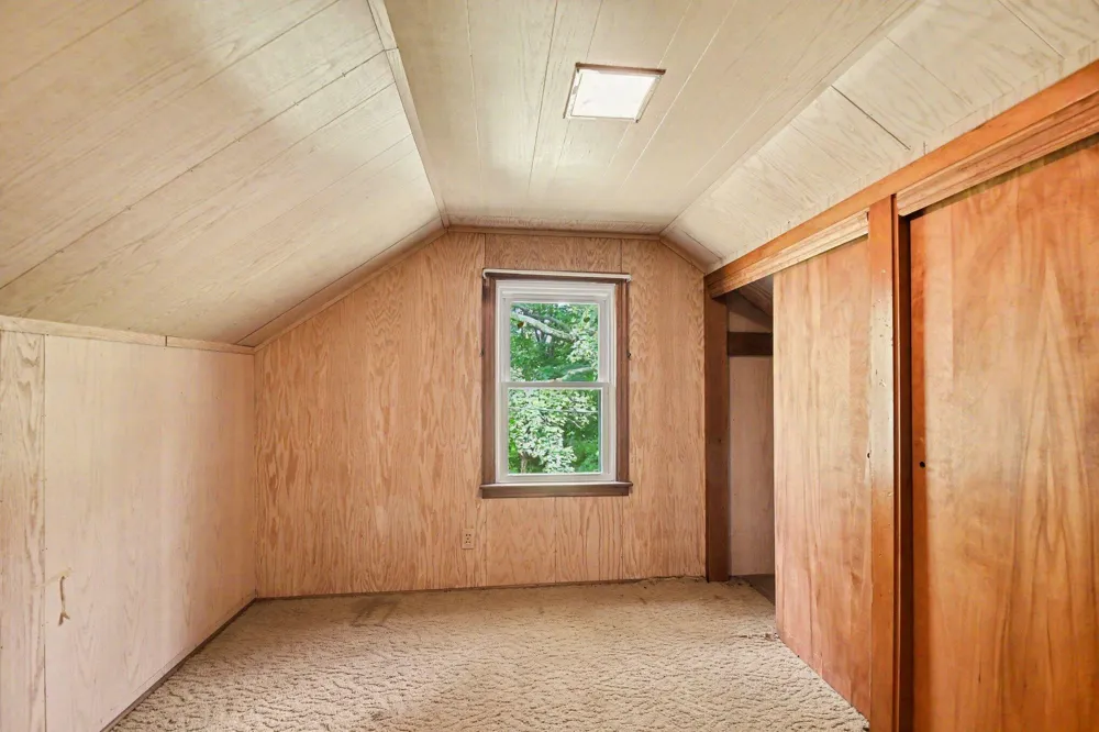 21648 E US-12 Edwardsburg, MI 49112