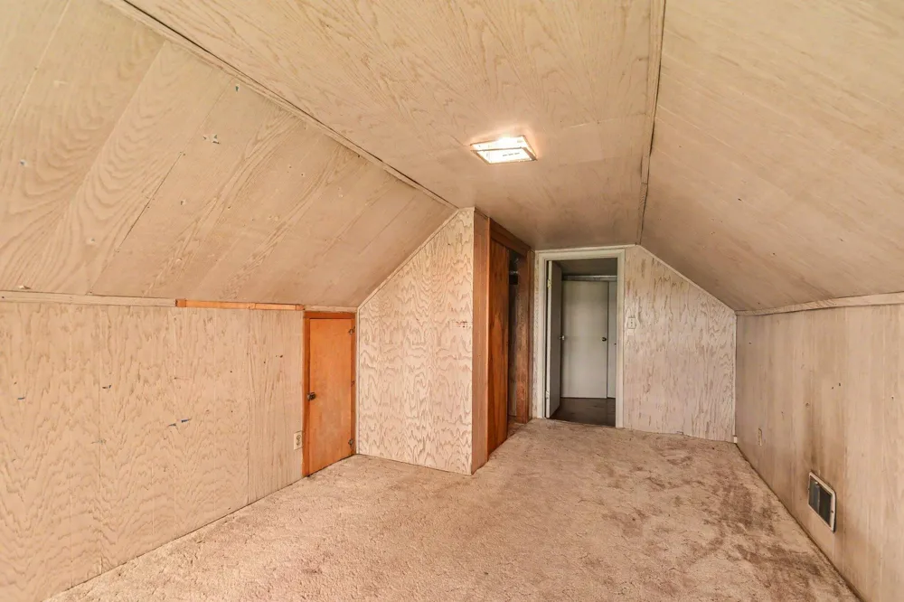 21648 E US-12 Edwardsburg, MI 49112
