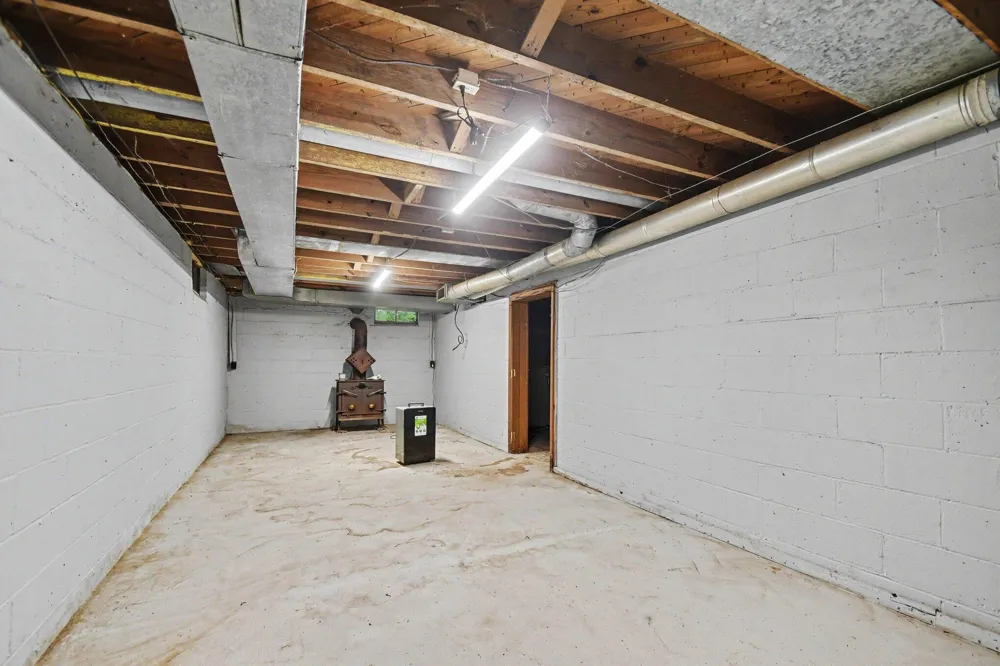 21648 E US-12 Edwardsburg, MI 49112
