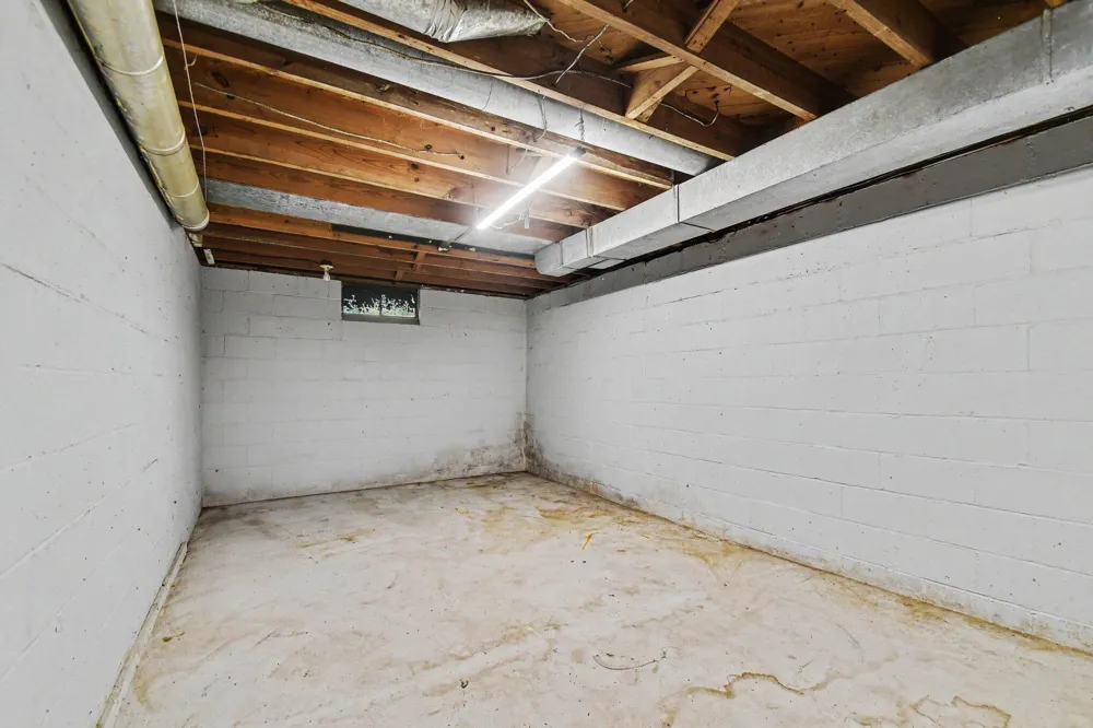 21648 E US-12 Edwardsburg, MI 49112