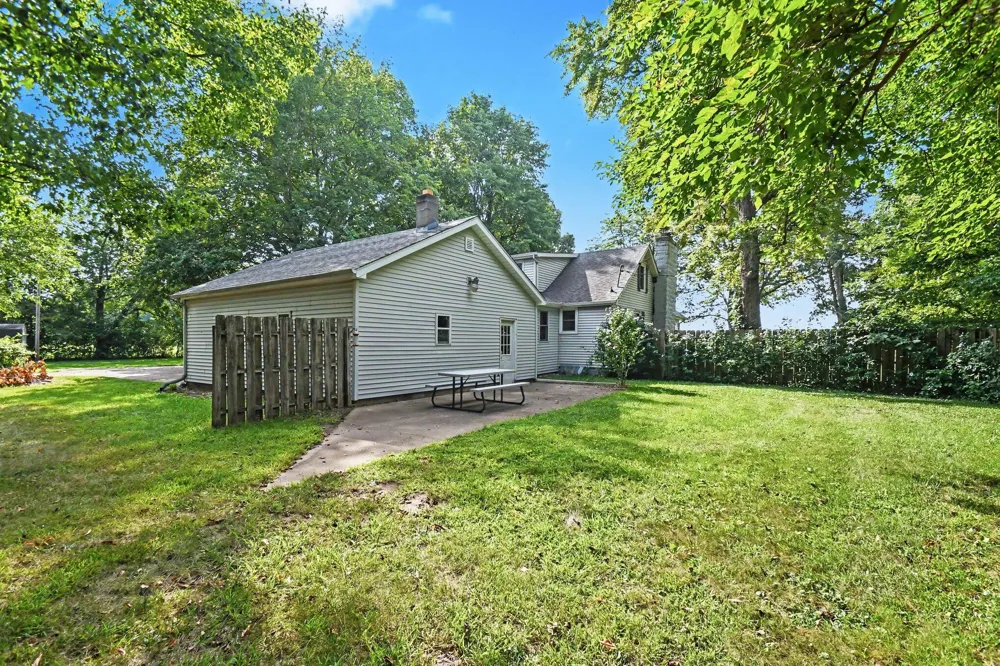21648 E US-12 Edwardsburg, MI 49112