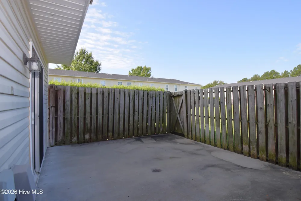 2380 Vineyard Drive #J1 Winterville, NC 28590