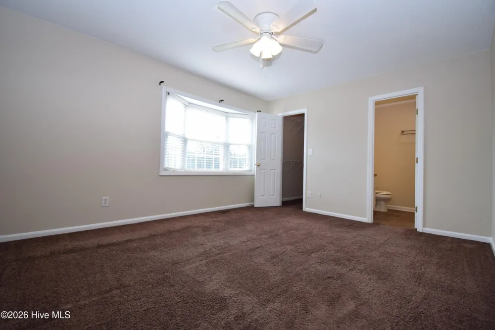 2380 Vineyard Drive #J1 Winterville, NC 28590