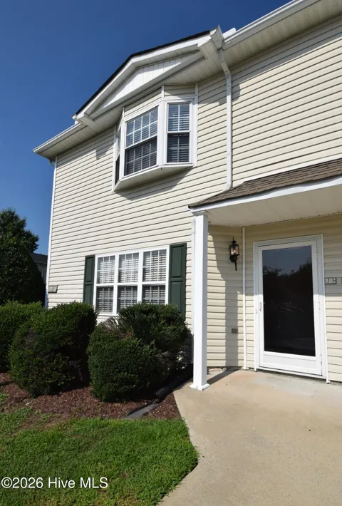 2380 Vineyard Drive #J1