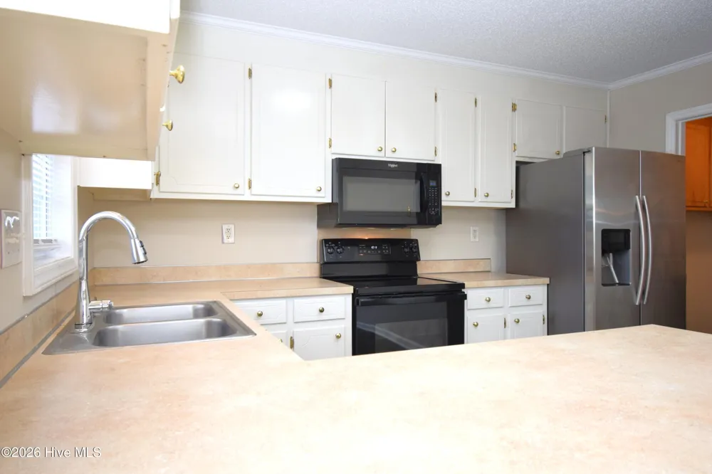 2380 Vineyard Drive #J1 Winterville, NC 28590