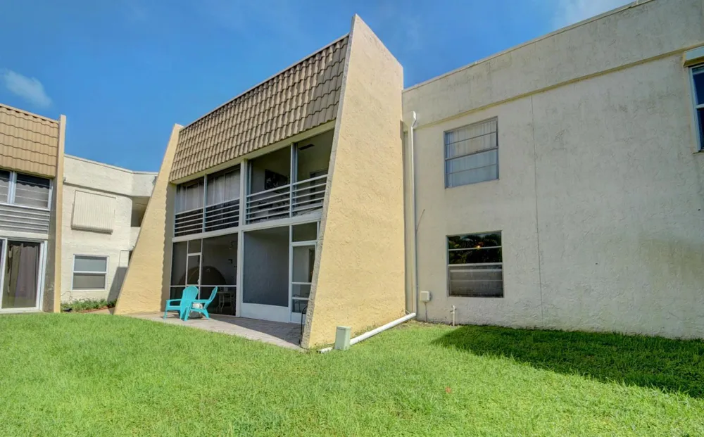 2700 Fiore Way #106 Delray Beach, FL 33445
