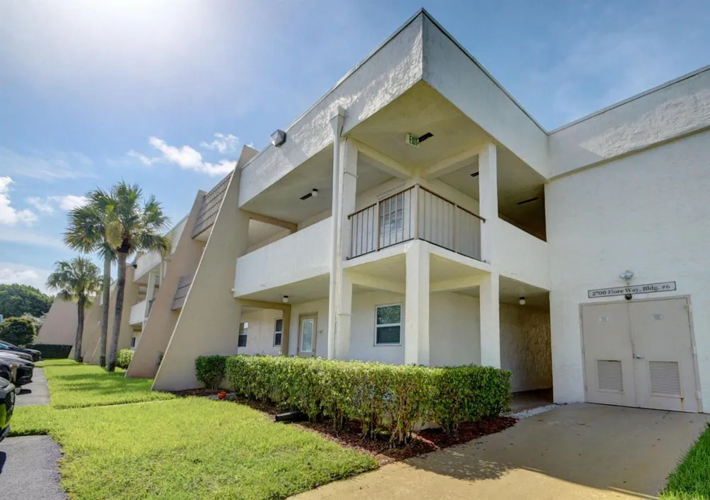 2700 Fiore Way #106 Delray Beach, FL 33445