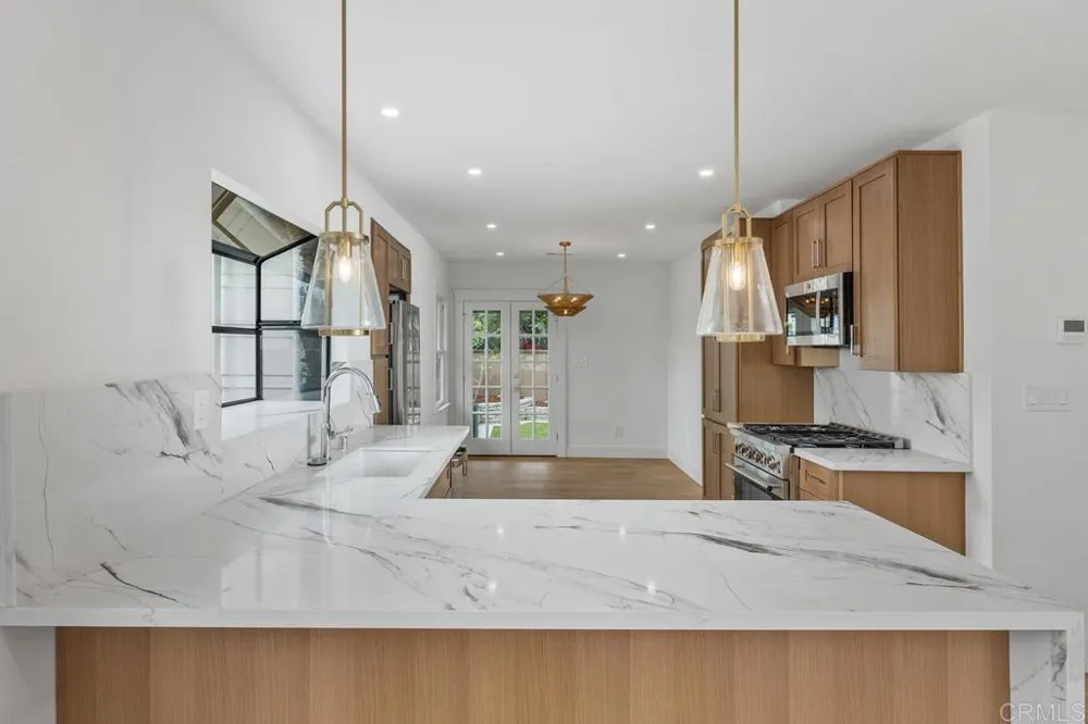 912 Bush Street San Diego, CA 92103
