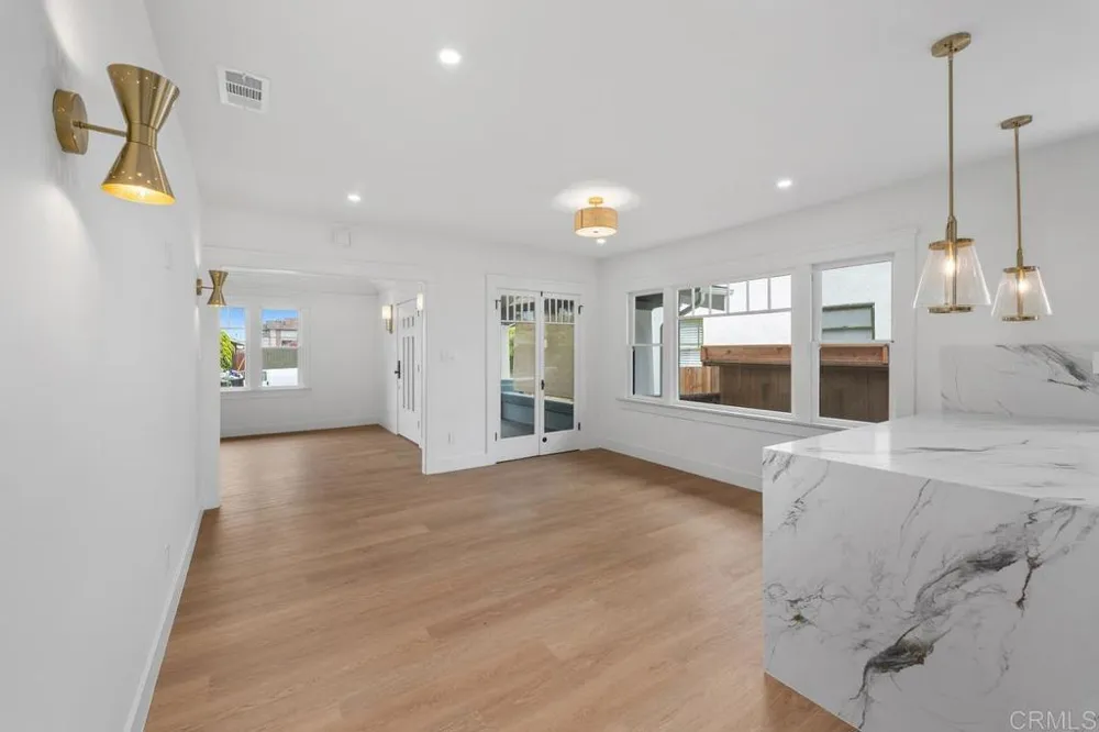 912 Bush Street San Diego, CA 92103