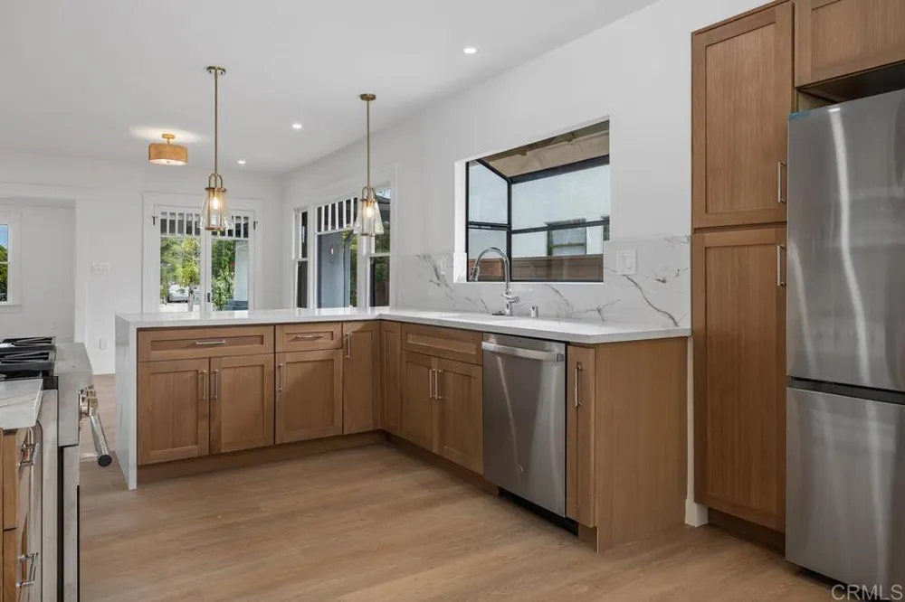 912 Bush Street San Diego, CA 92103
