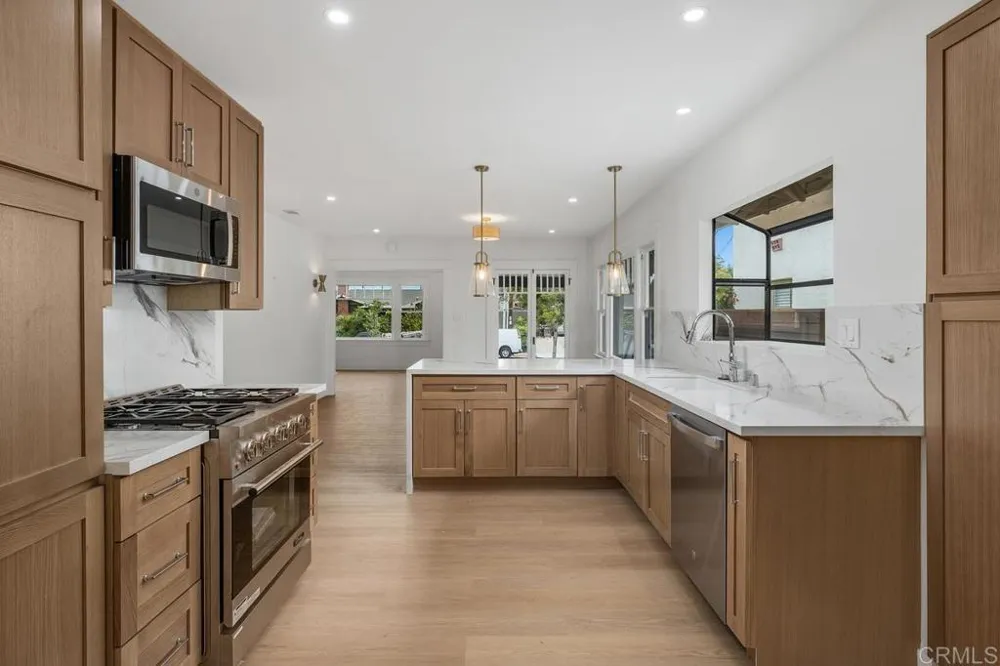 912 Bush Street San Diego, CA 92103