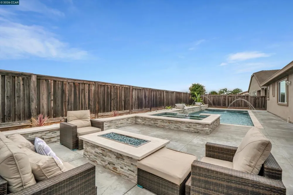 816 Pathfinder Oakley, CA 94561