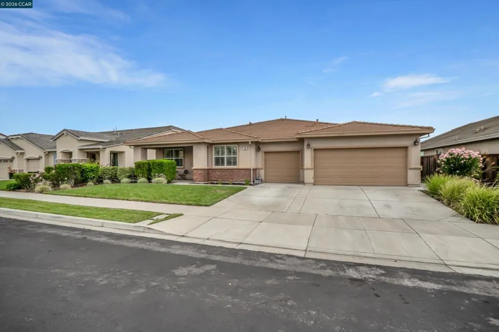 816 Pathfinder Oakley, CA 94561